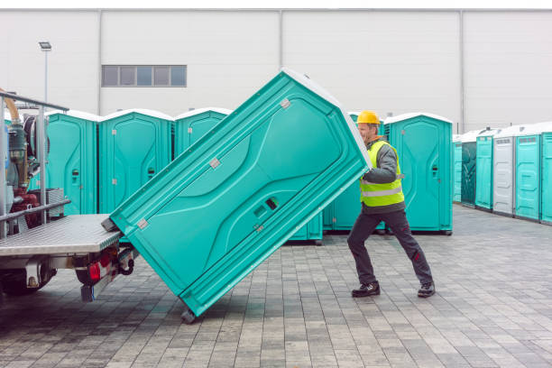 Portable Toilet Options We Offer in Vinita Park, MO